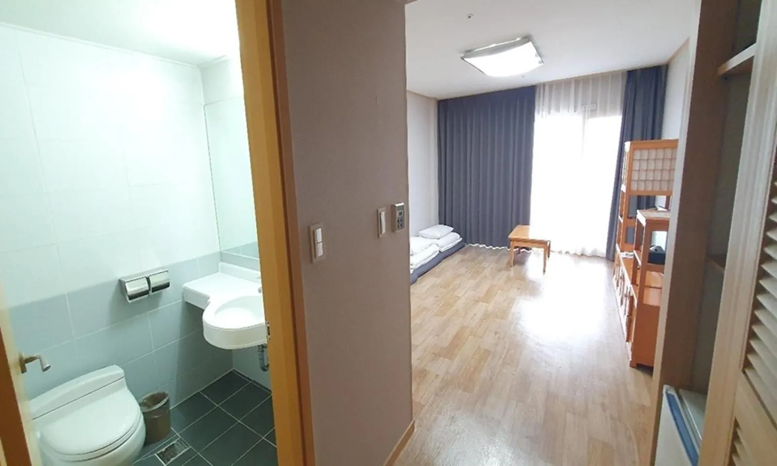 Busan Metropolitan City Corporation'S Arpina Hotel
